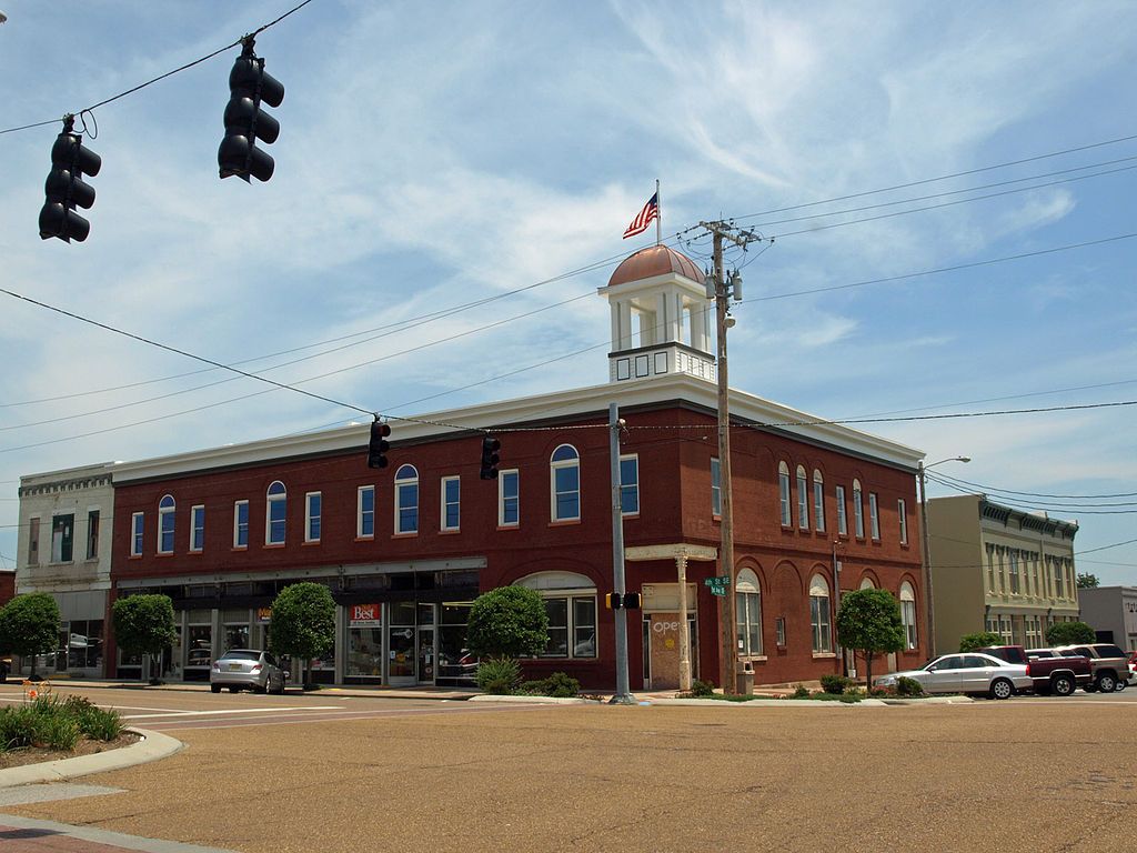 Street view of Cullman Historic District