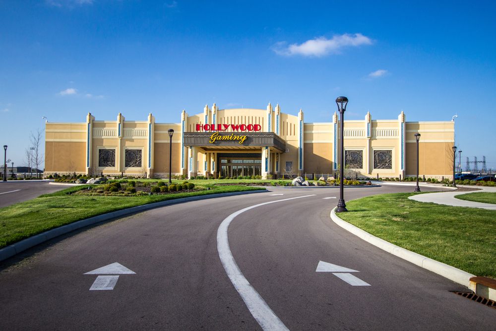 Exterior view of the Hollywood Gaming at Dayton Raceway