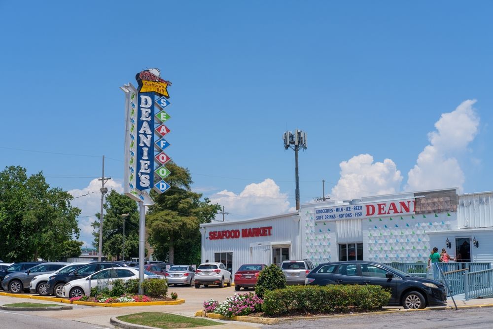 Exterior view of Deanie’s