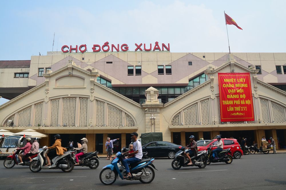 Dong Xuan market