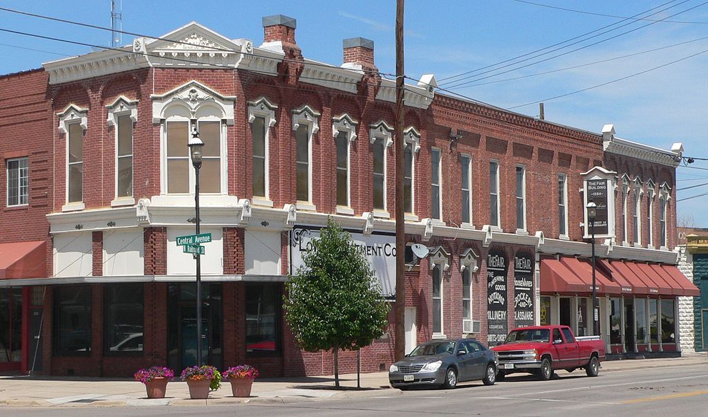 Street view of Downtown Kearney