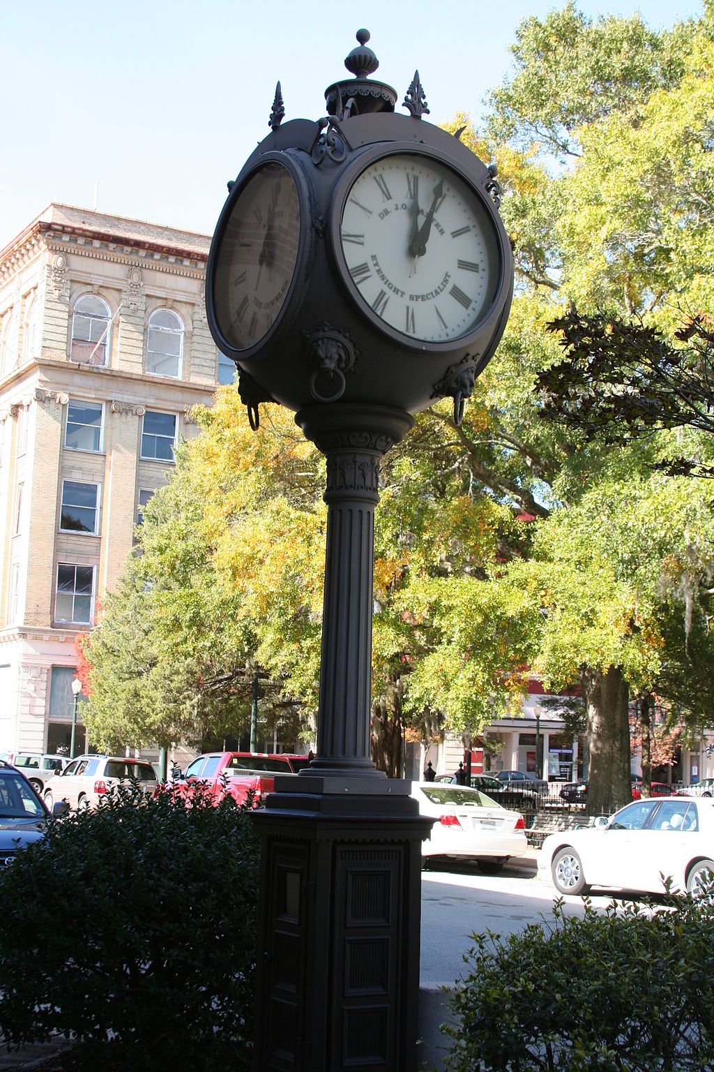 Street clock at Downtown New Bern