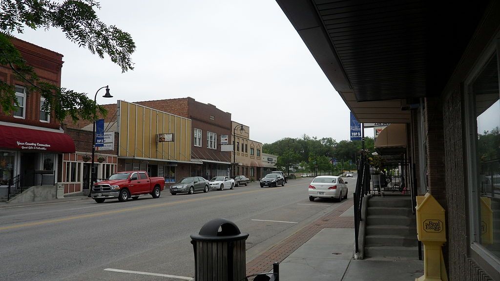 Street view of Downtown Papillion