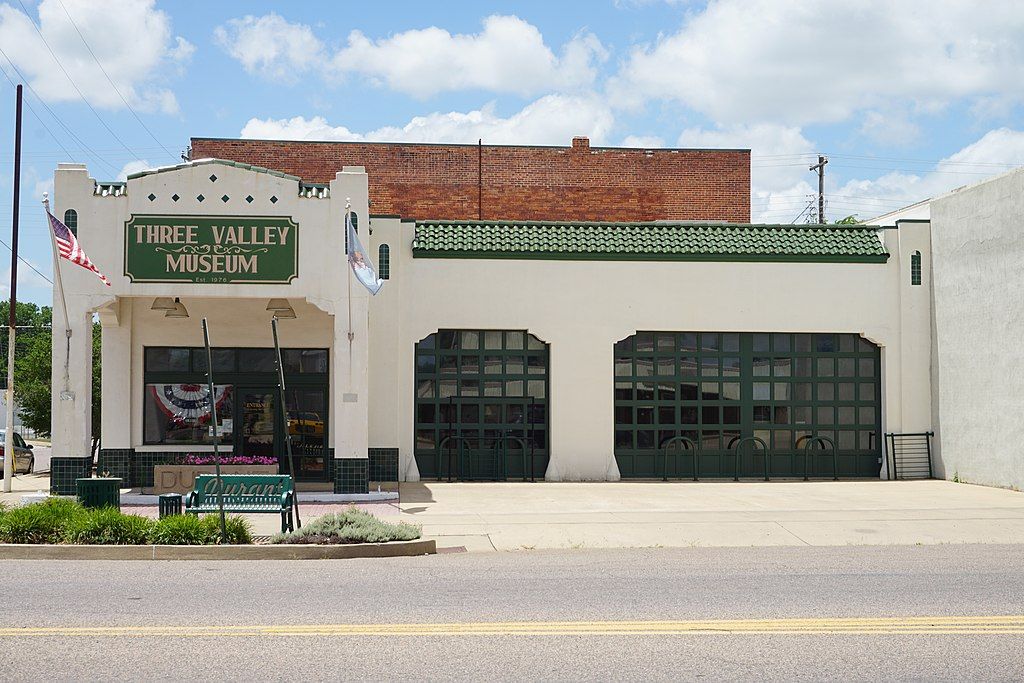 Front view of Three Valley Museum