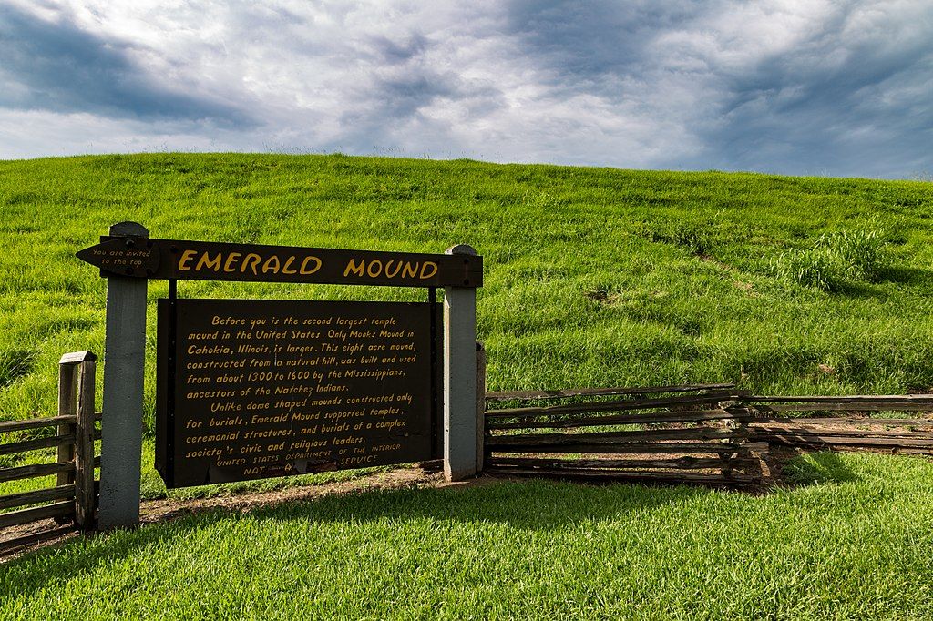 History marker of Emerald Mound site