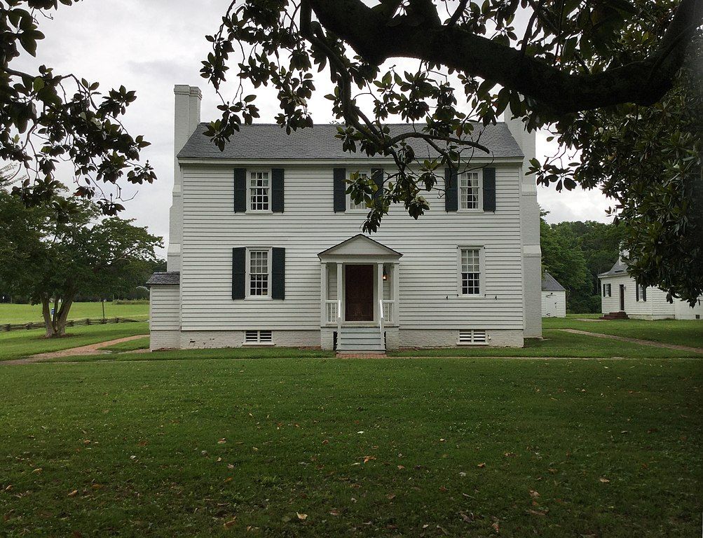 Facade of Endview Plantation