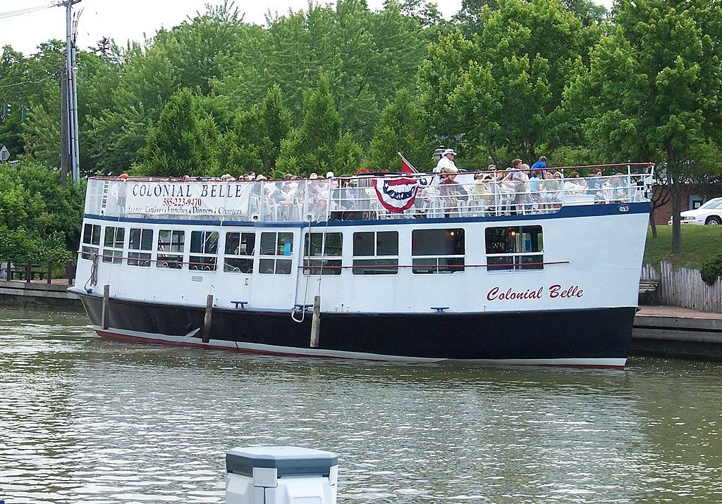 Visitors enjoying their cruise ride at Erie Canal