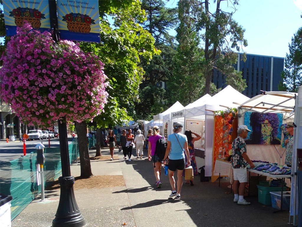 Vendors along Eugene Saturday Market