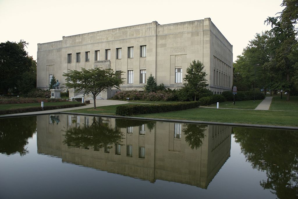 Exterior of Everhart Museum in Scranton