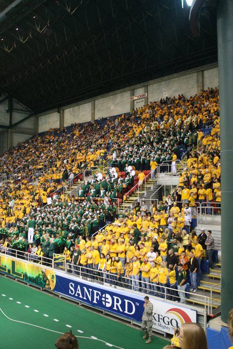 Audience cheering at Fargodome