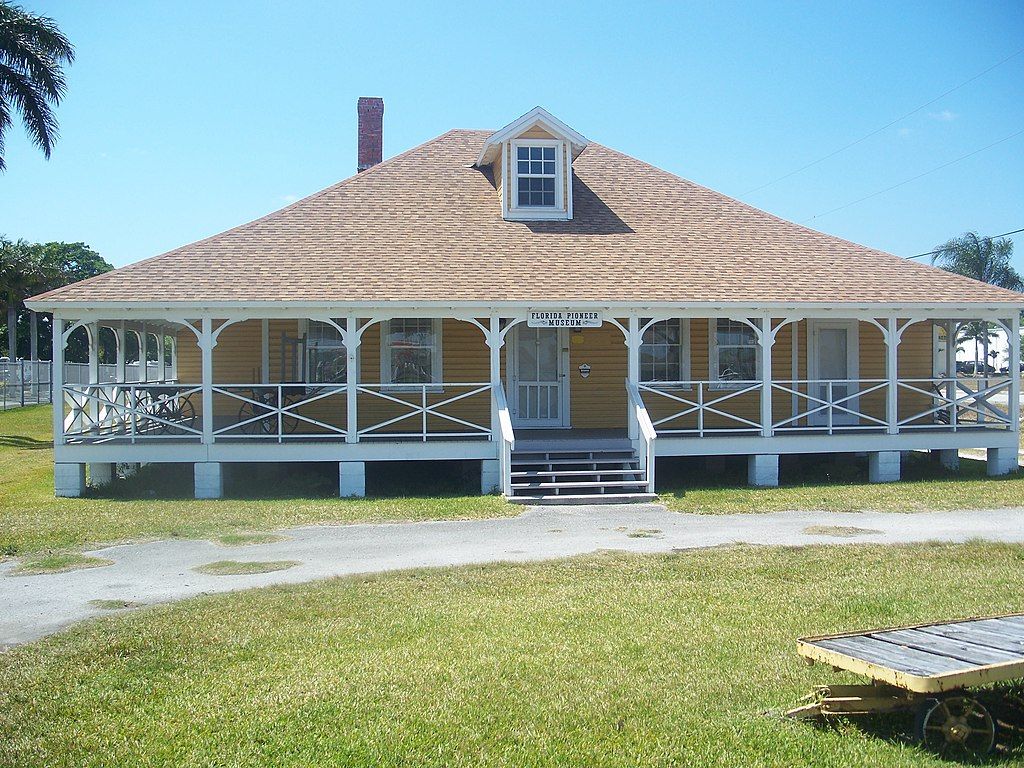 Facade of the Pioneer Florida Museum & Village