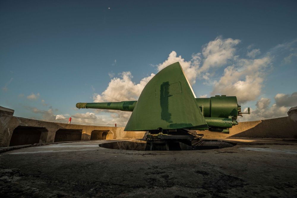Display of a war weapon at Fort Scratchley