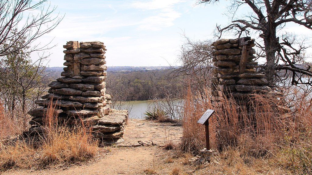 Daytime view of Fort Worth Nature Center & Refuge