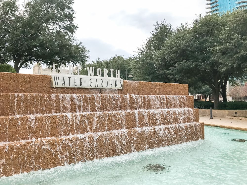 Signage of Fort Worth Water Gardens