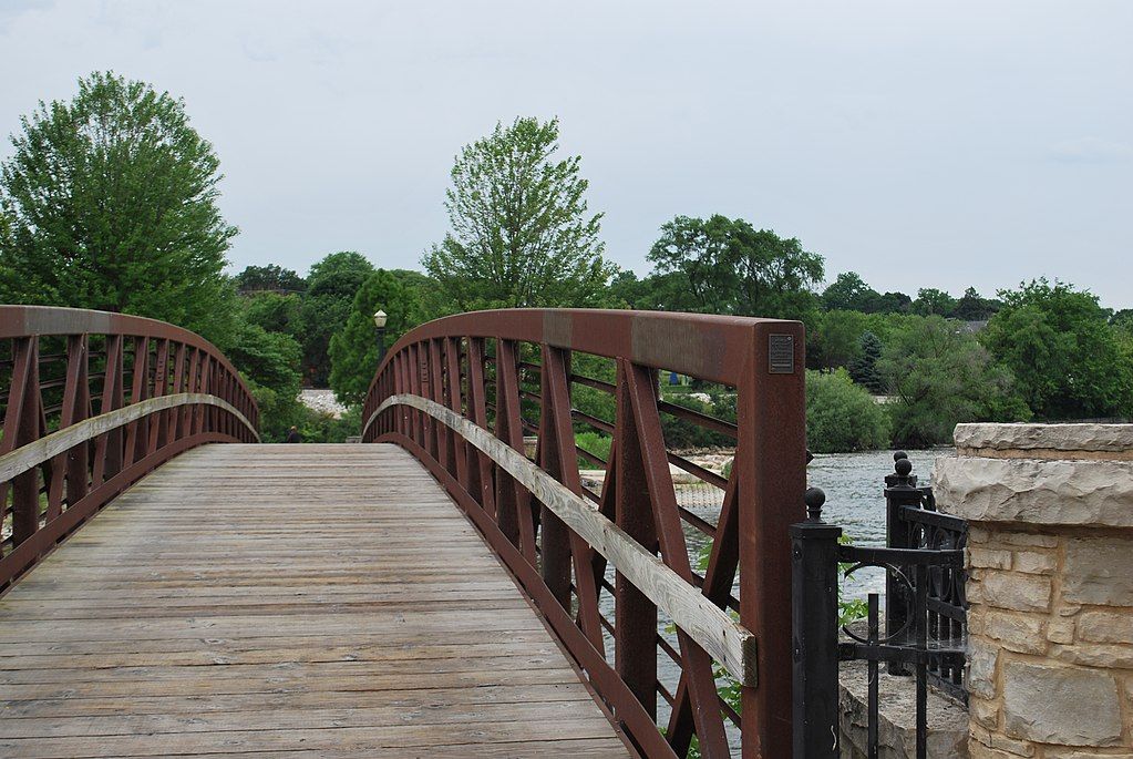 Wooden bridge in Fox River Trail