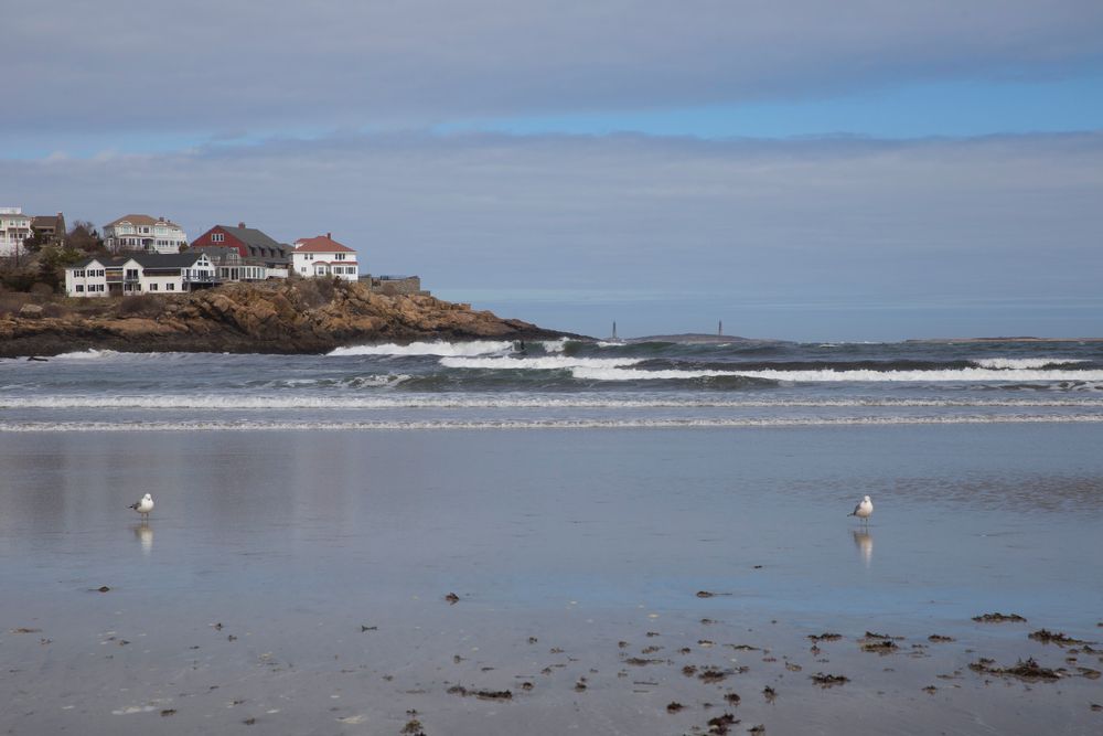 Waves crashing on the shores of Good harbour beach