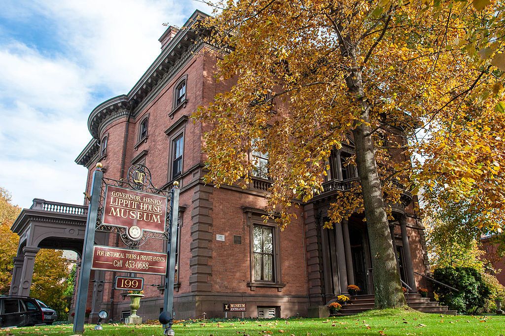 View of Governor Henry Lippitt House