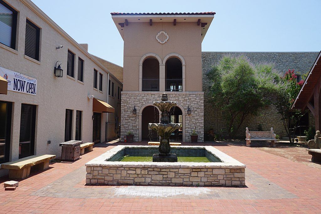Water fountain at Granbury Visitor Center
