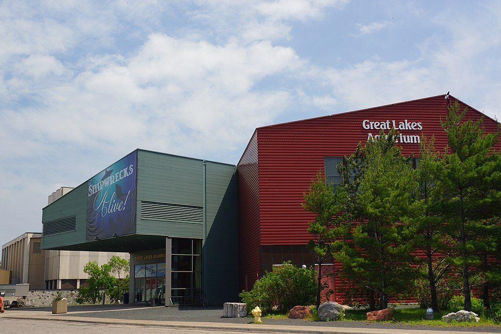 Exterior view of Great Lakes Aquarium
