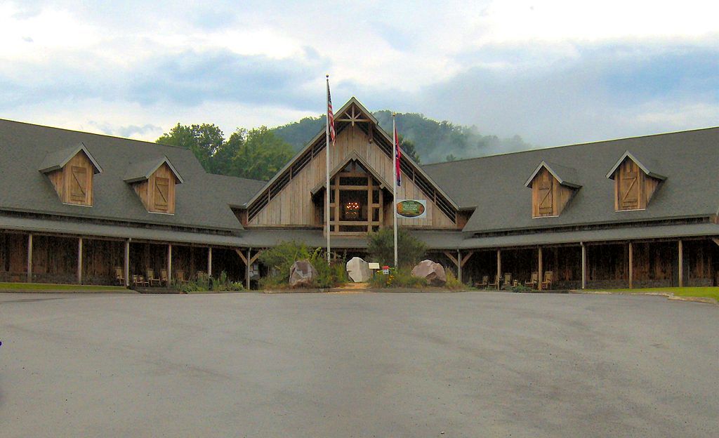 Outside view of Great Smoky Mountains Heritage Center