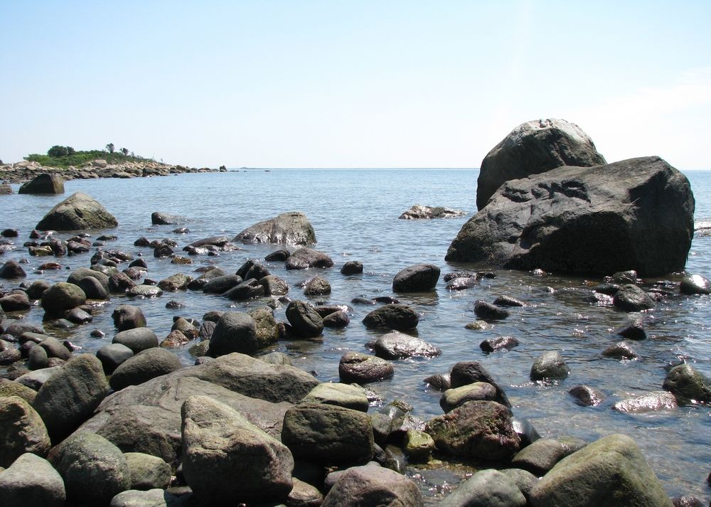 Rocks on the shores of Hammonasset Beach State Park