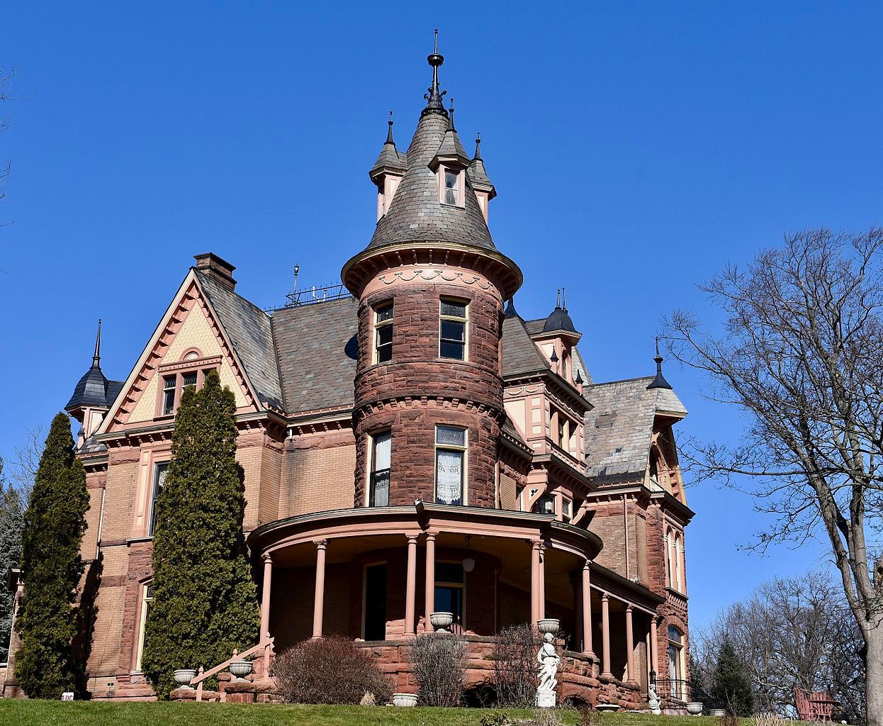 Exterior of Henderson Castle