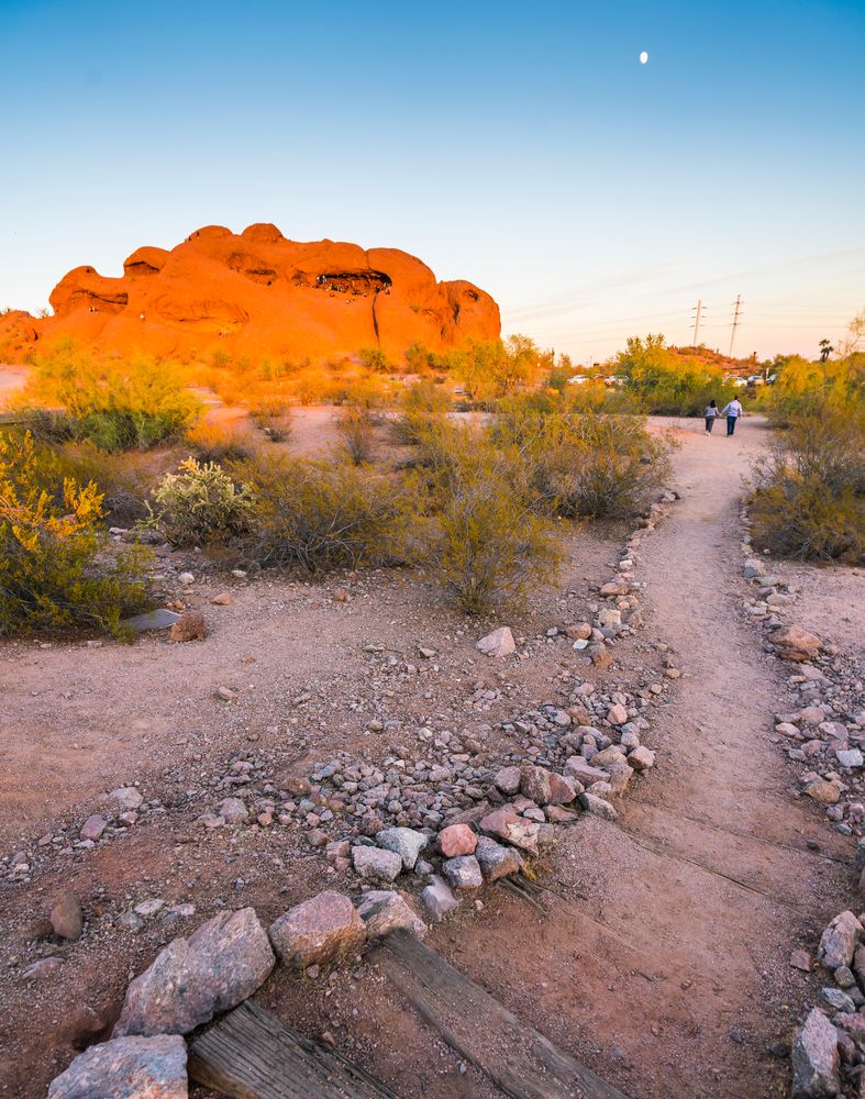 Hiking trail at Hole in the Rock in Papago Park