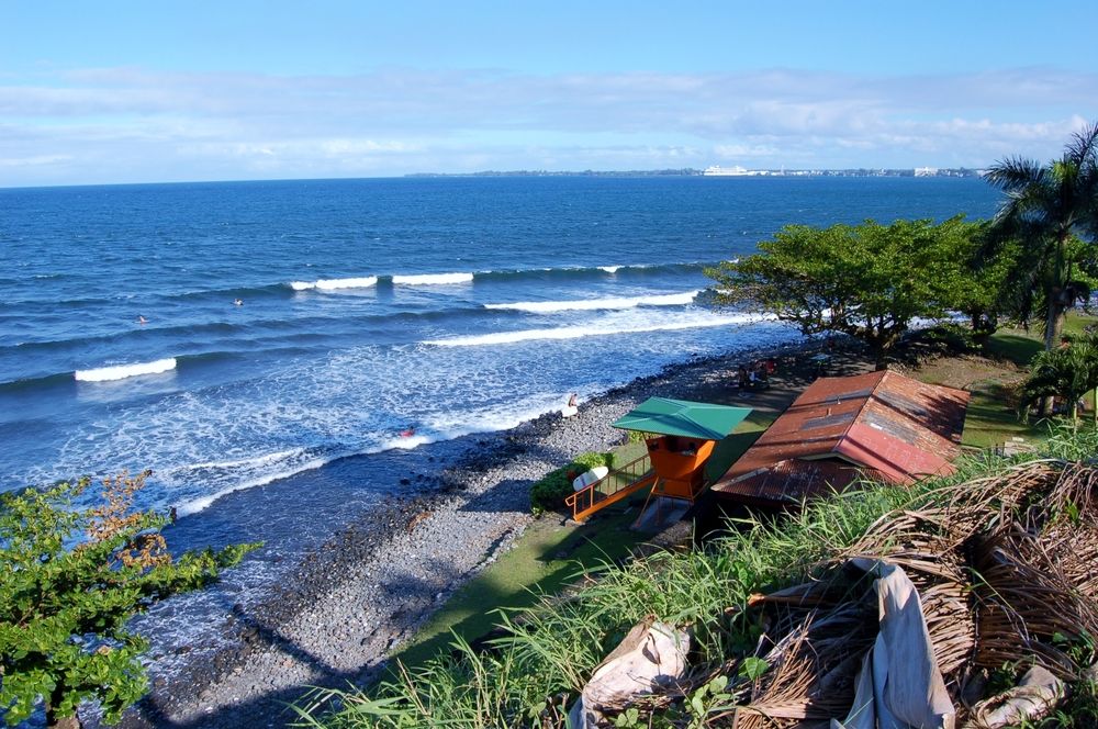 Honoli’i Beach Park