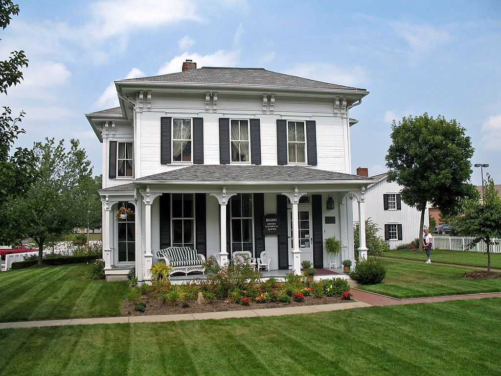 Facade of Hoover Historical Center