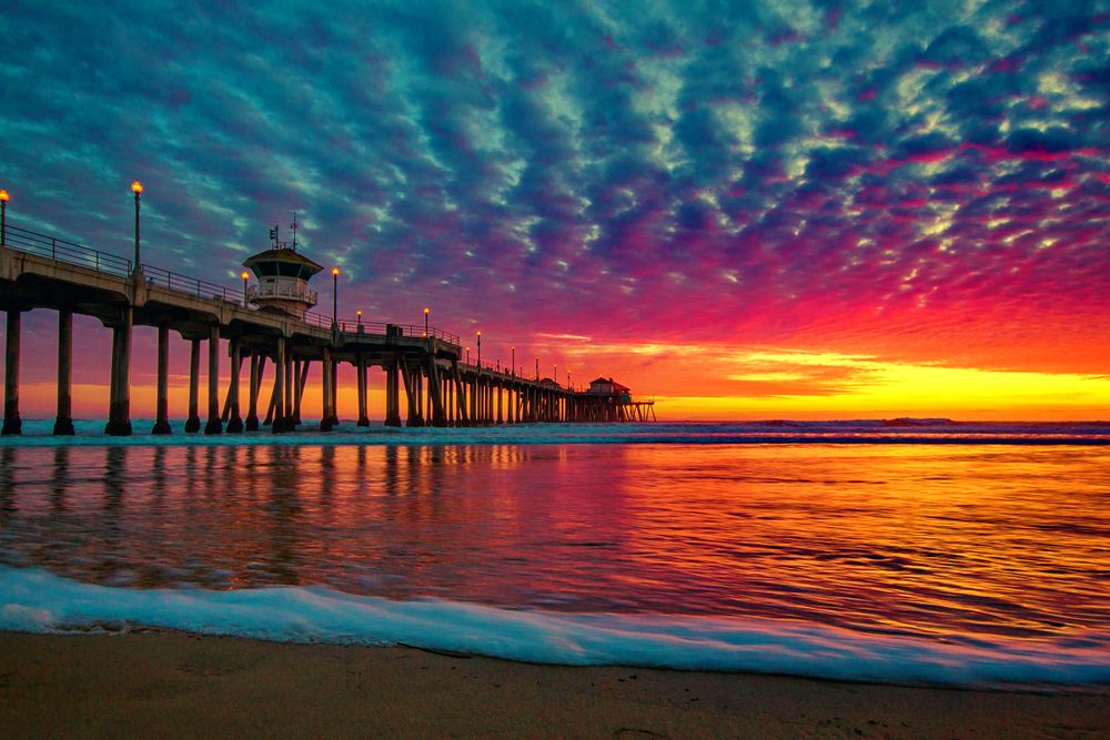 Vibrant sunset at Huntington City Beach