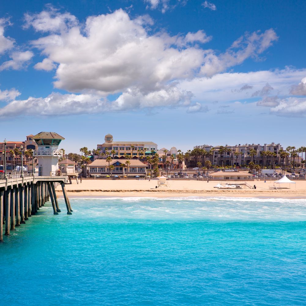 View of the pier at Huntington City Beach