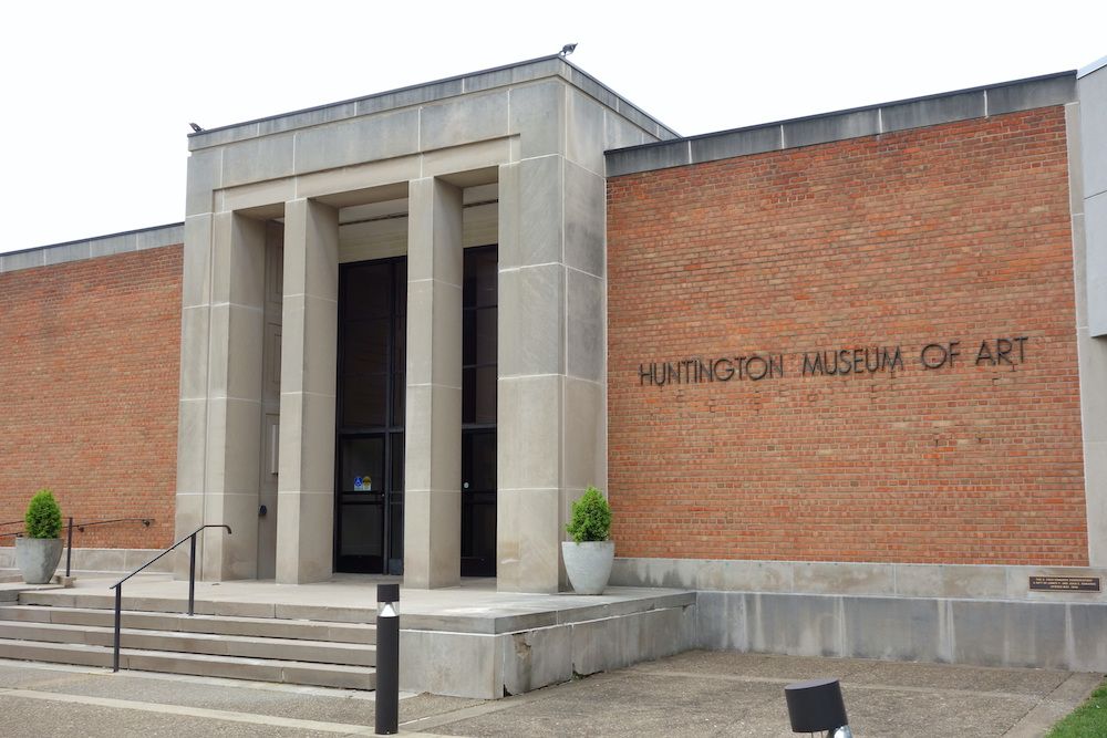 Enterance of Huntington Museum of Art