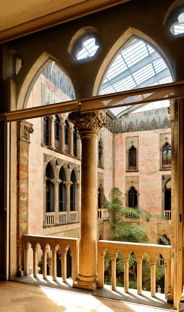 Stunning architecture of Isabella Stewart Gardner Museum