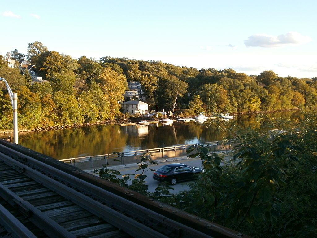 Distant view of the Kearny Riverbank Park