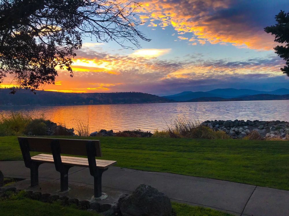 A bench near Klamath Lake