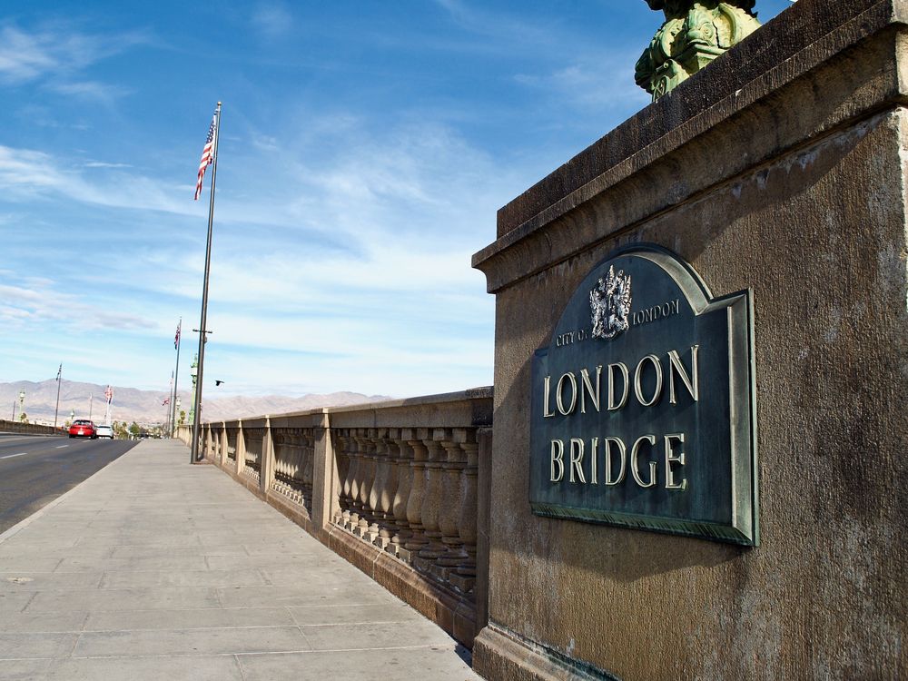 Cars along London Bridge