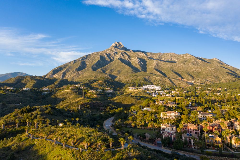Scenic view of La Concha Mountains
