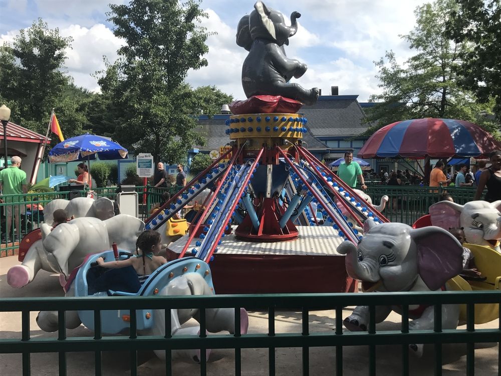 Kid's rides at Lake Compounce