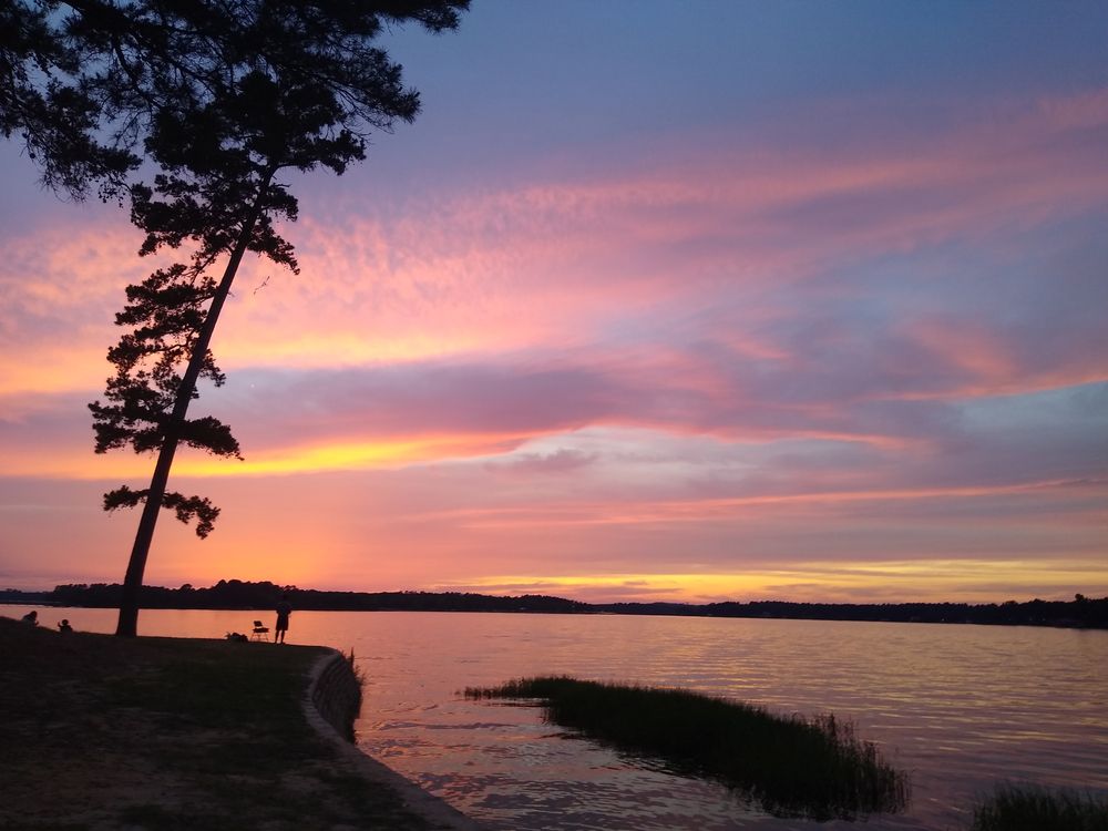 Scenic sunset at Lake Tyler