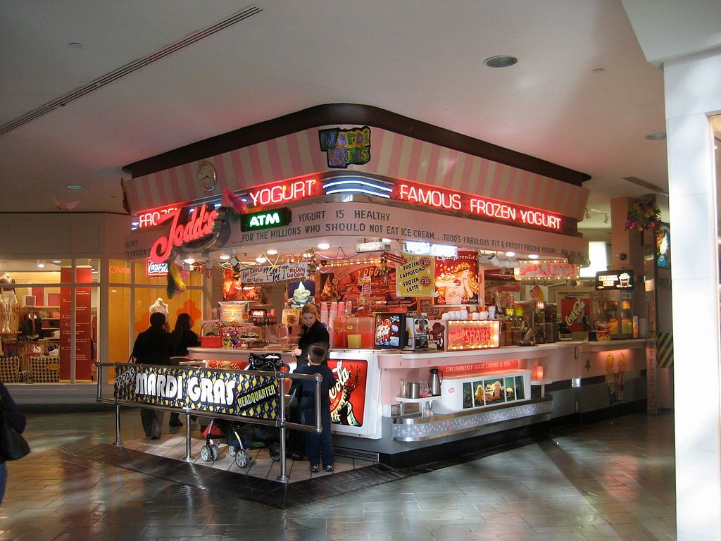 Yogurt shop at Lakeside Shopping Center