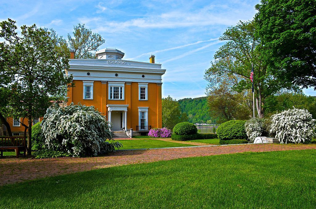 Daytime view of Lanier Mansion Historic Site