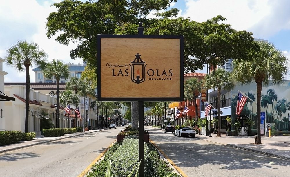 Entrance to Las Olas Boulevard