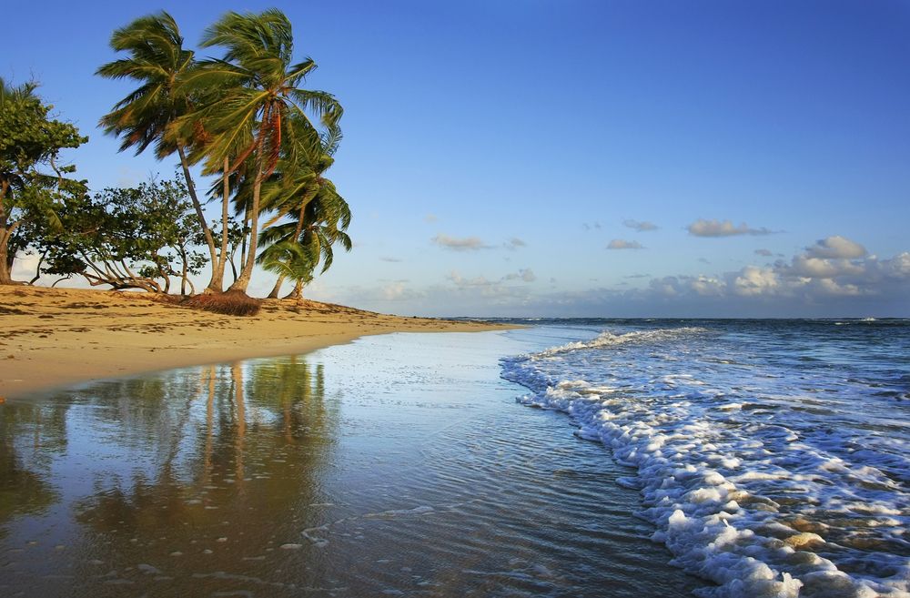 Waves hitting the shore at Las Terrenas