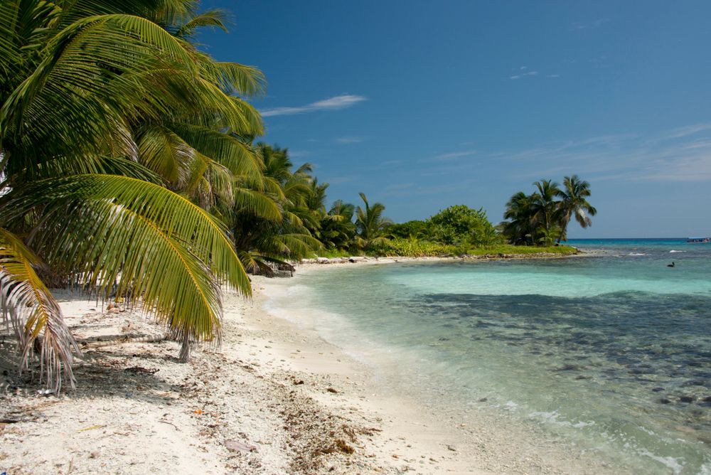 Laughing bird Caye National Park