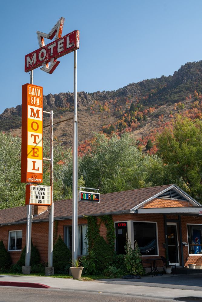 Lava Spa motel in Downtown