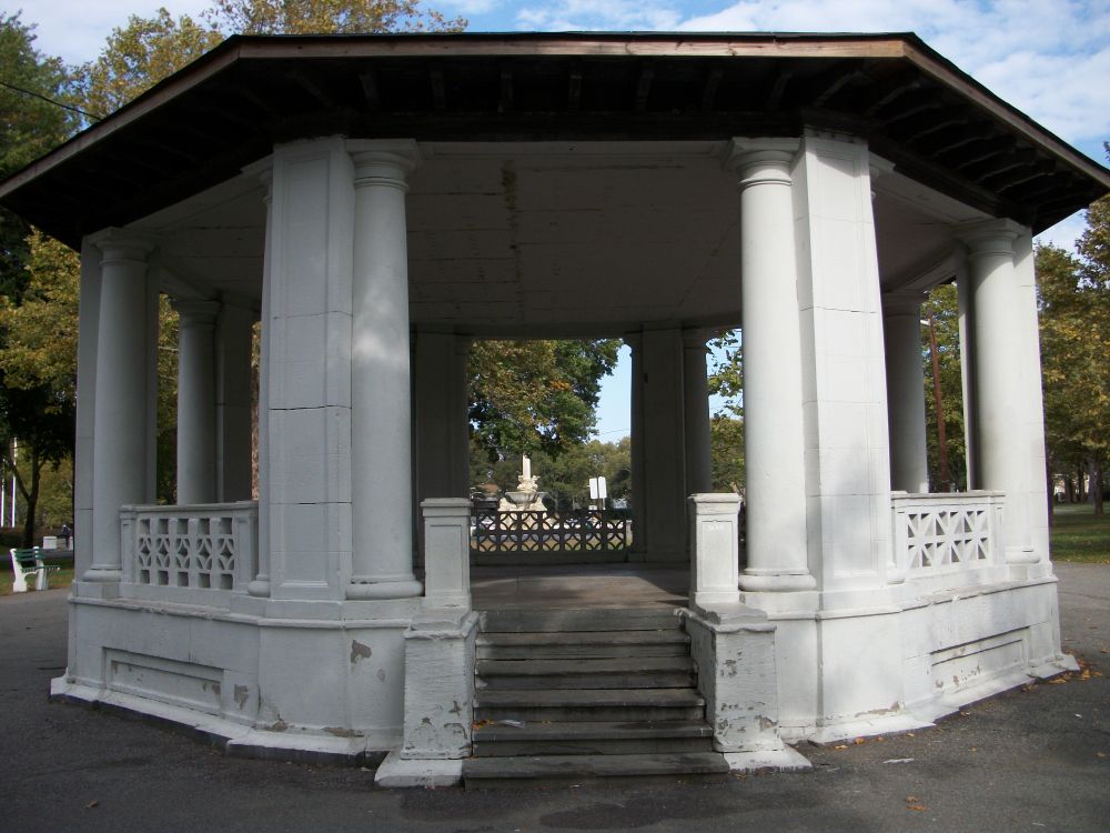 Gazebo at Lincoln Park