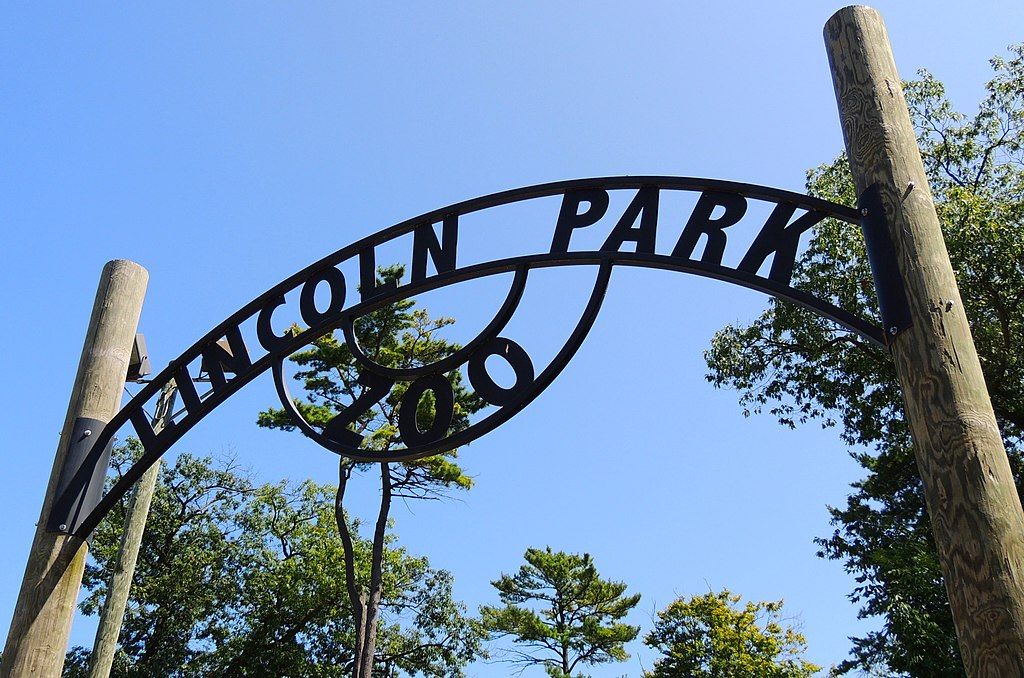 Entrance to Manitowoc Lincoln Park Zoo