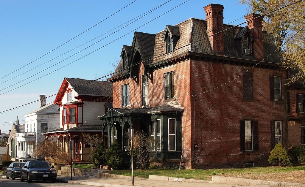 Street view of Little Plain Historic District