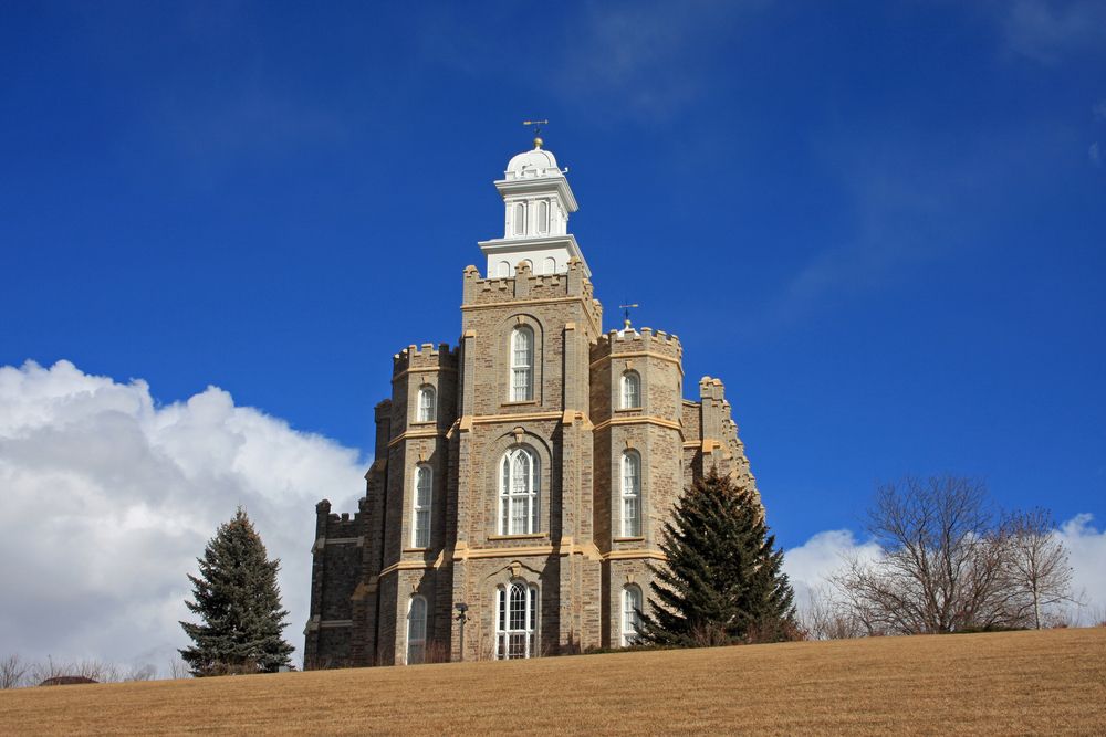 Front exterior of Logan Utah Temple