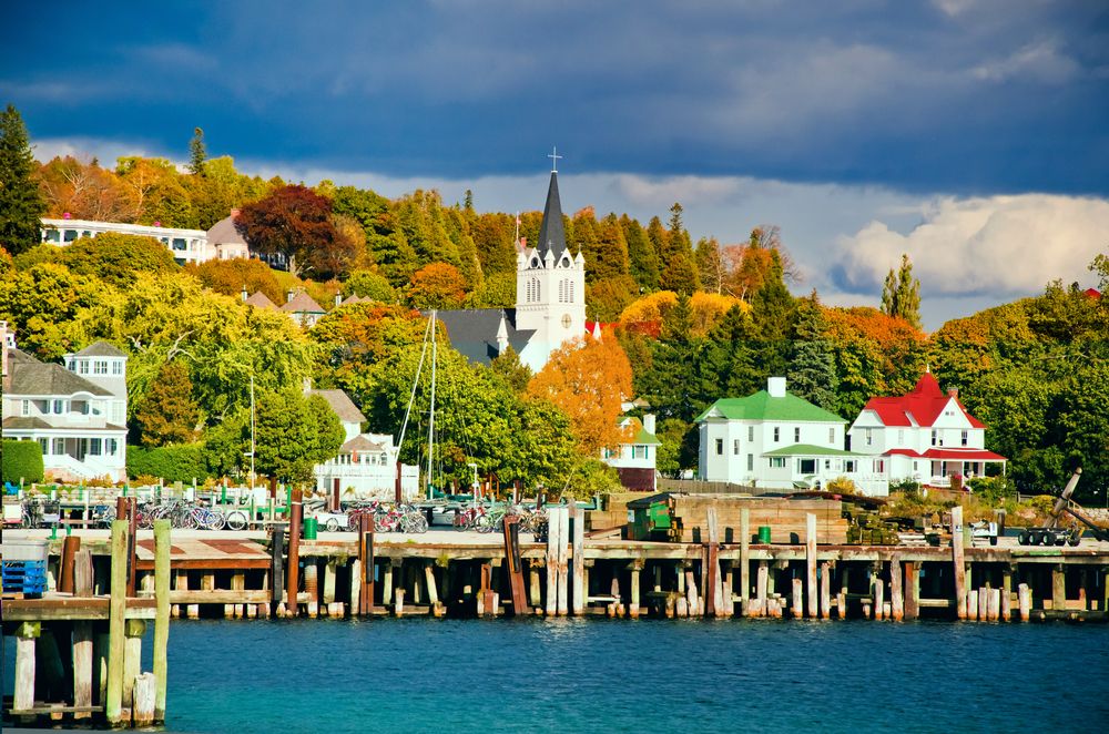 Beautiful houses at Mackinac Island